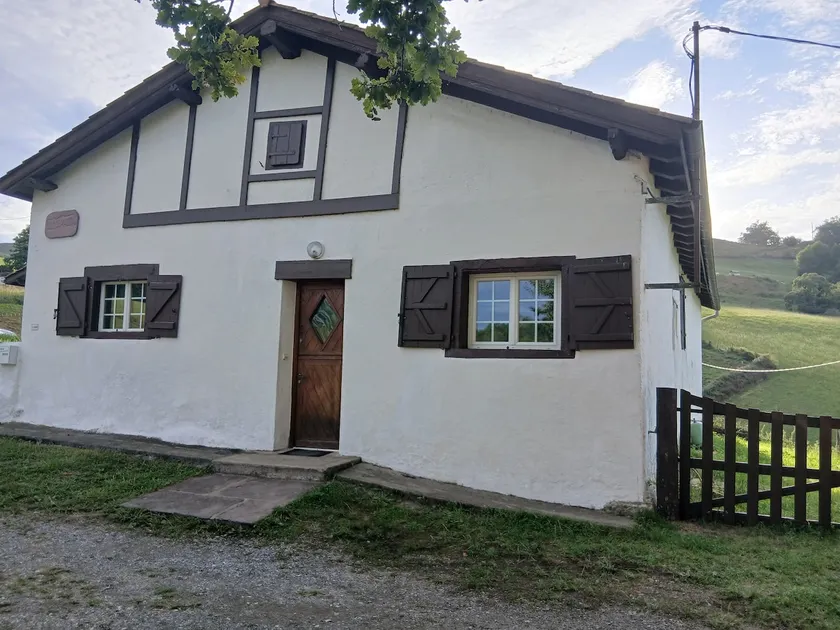 1460 chemin ezkanda 64220 uhart cize - Image 1