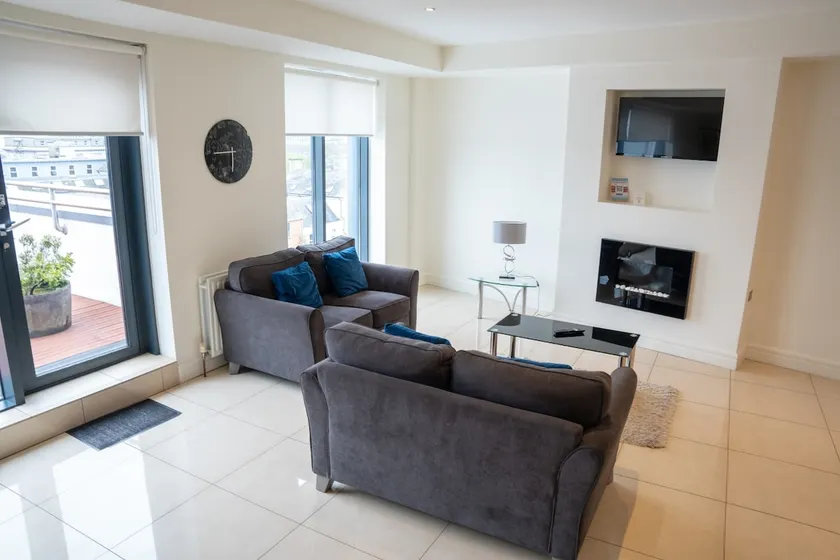 One Bedroom CityPoint Apartment - Image 1