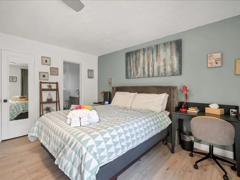 Beautiful studio with cute garden (2mile to Beach) - Image 1