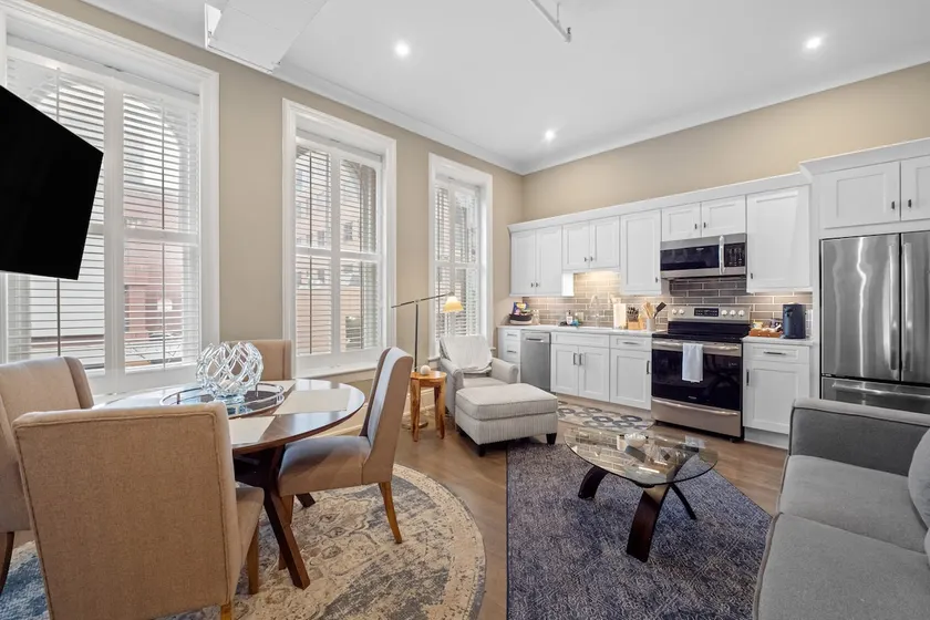 Designer’s own Luxury Penthouse-Armory Square - Image 1
