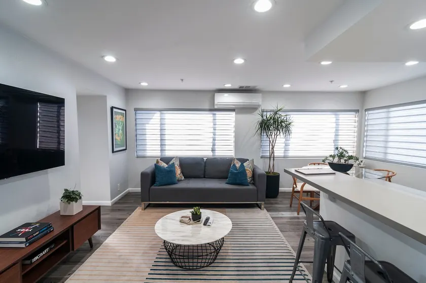 Beachfront Duplex Unit | 2 Kings 2.5Ba | Roof Deck - Image 1