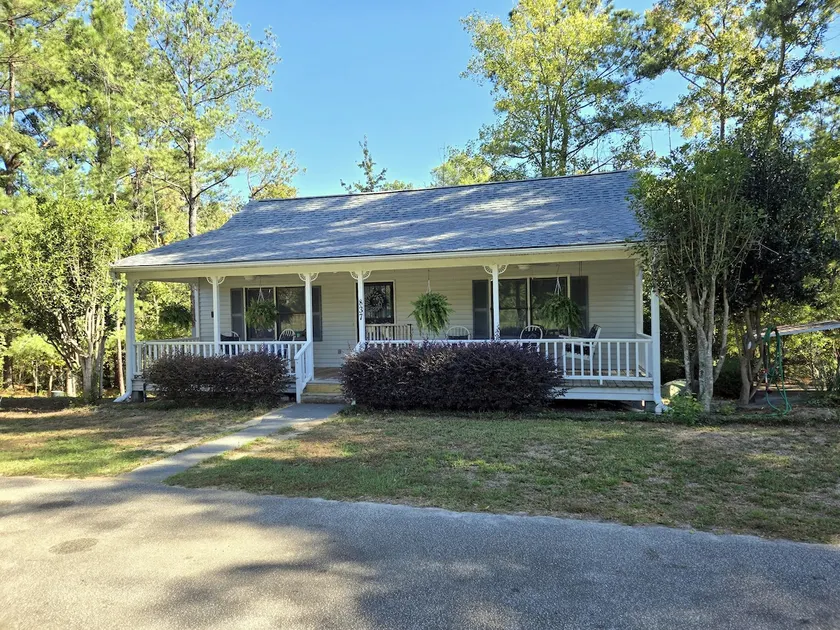 Restful Lakeside Cottage -Dogs allowed - Image 1