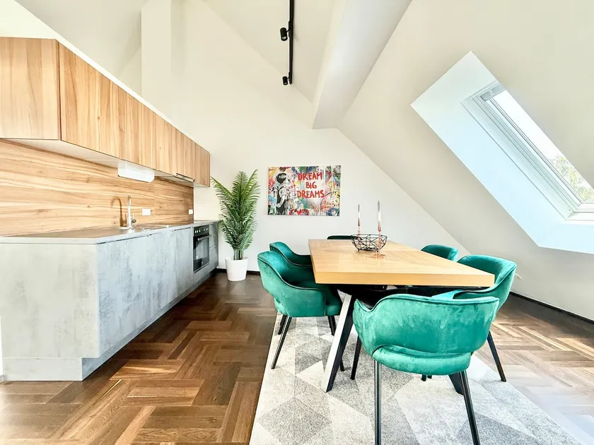 Penthouse Vienna + parking and balcony - Image 1