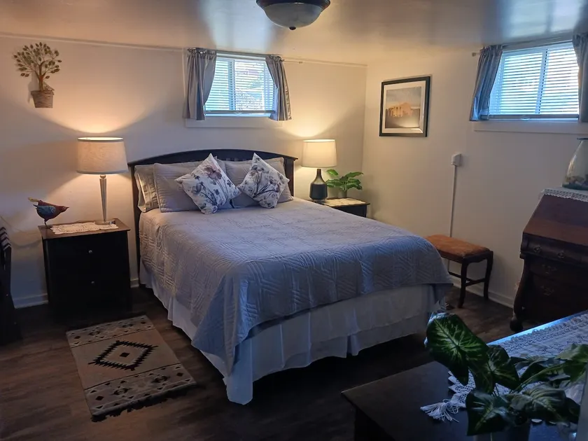 Santa Fe Hideaway - Image 1
