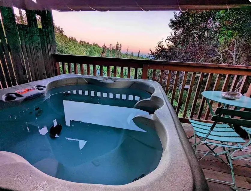 Mendocino Redwood Retreat with hot tub - Image 1
