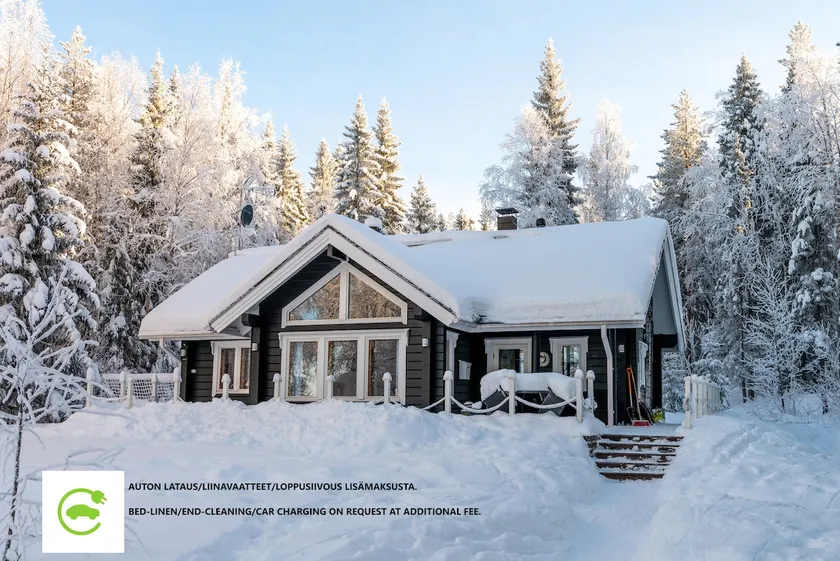 Private Lakeside Log Cabin with Sauna - Image 1