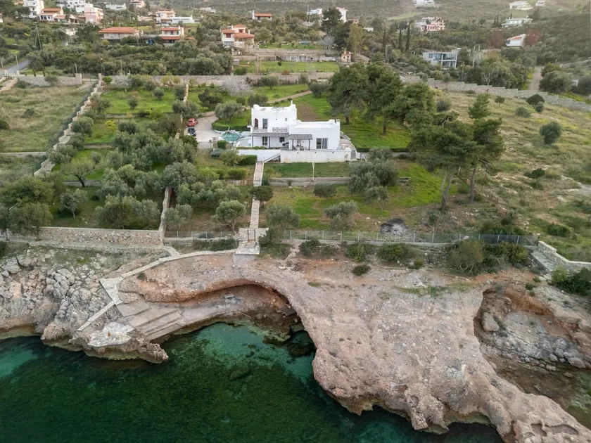 Seafront Villa Isabella - Image 1