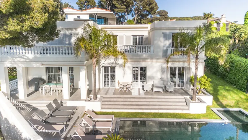 Autumn in Cannes? Lovely views, art, heated pool - Image 1