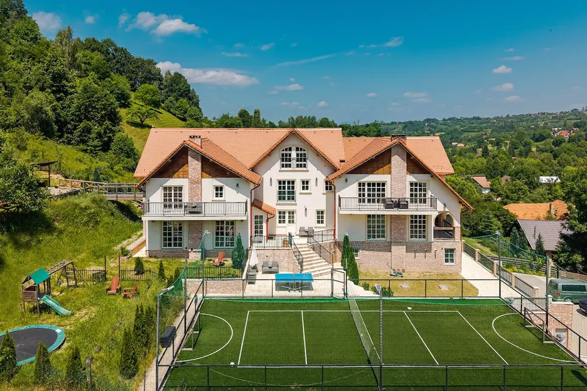 The Lodge Transylvania - Image 1