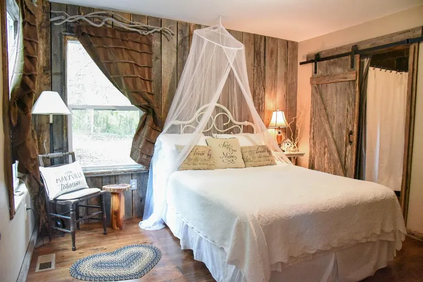 Rocky Creek Cottage - Image 1