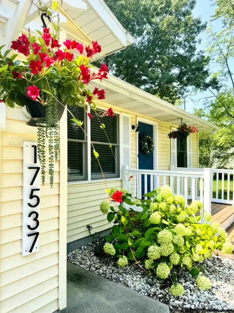 The Blue Bicycle-Spring Lake Cottage Near Beach - Image 1