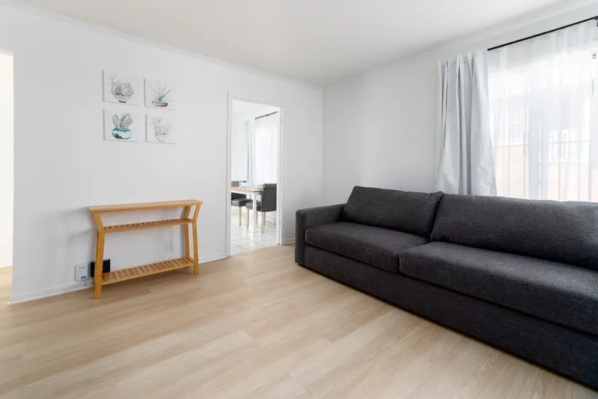 1bed1ba Full Kitchen, Laundry, Parking, & Backyard - Image 1