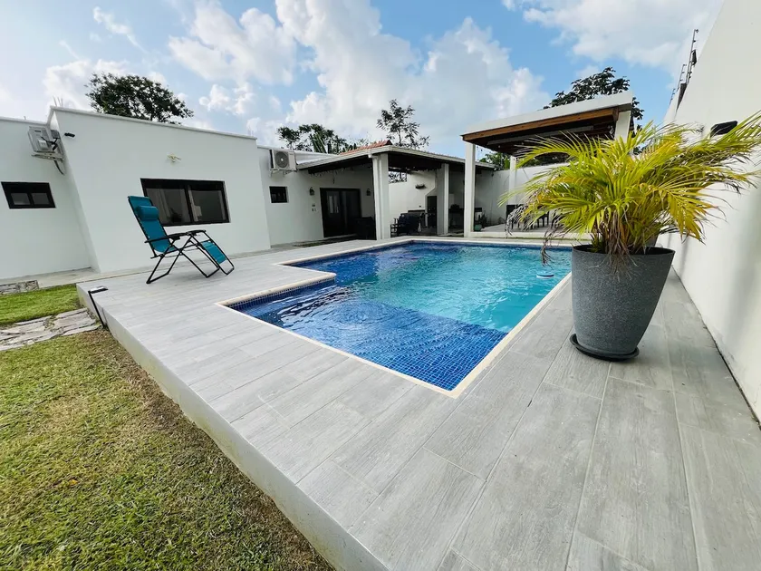☆Grand Caribbean Getaway - 10 min drive to beach☆ - Image 1