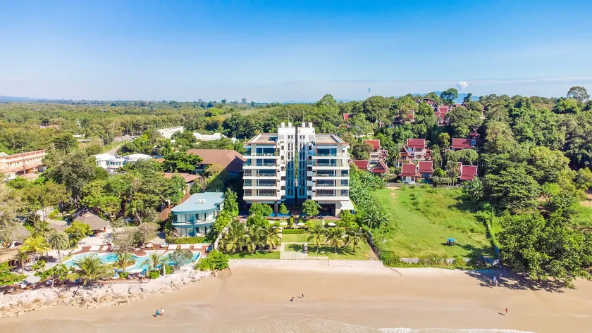 Escape Condominiums Beachfront Suites - Mae Phim - Image 1