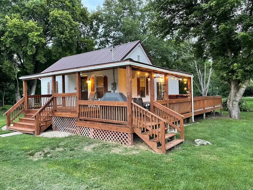 Confluence Cabin, Grafton, IL - Image 1
