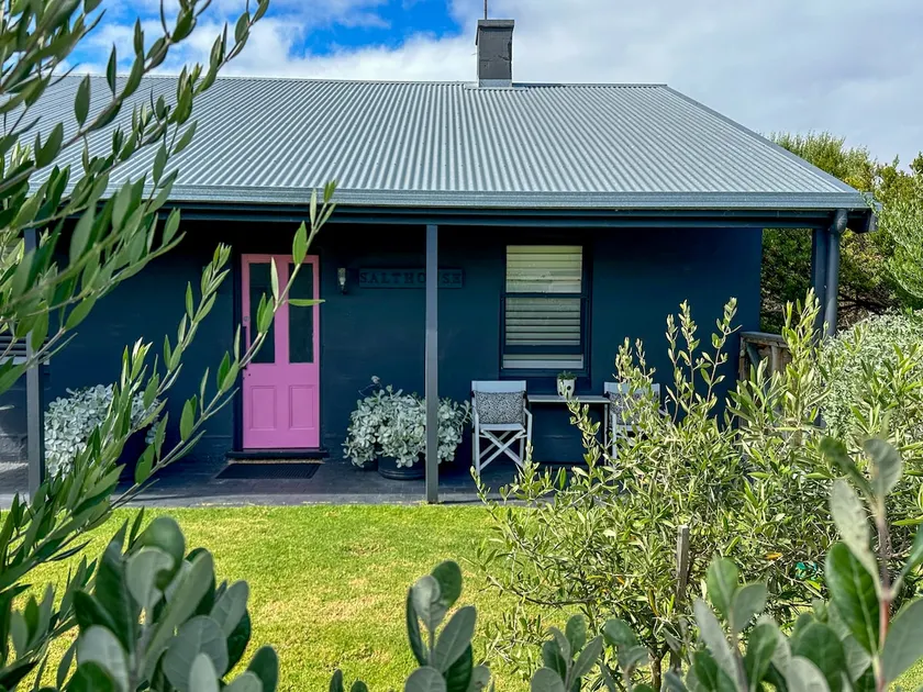 'Salthouse' • Cozy Cottage off Robe's Main Street - Image 1
