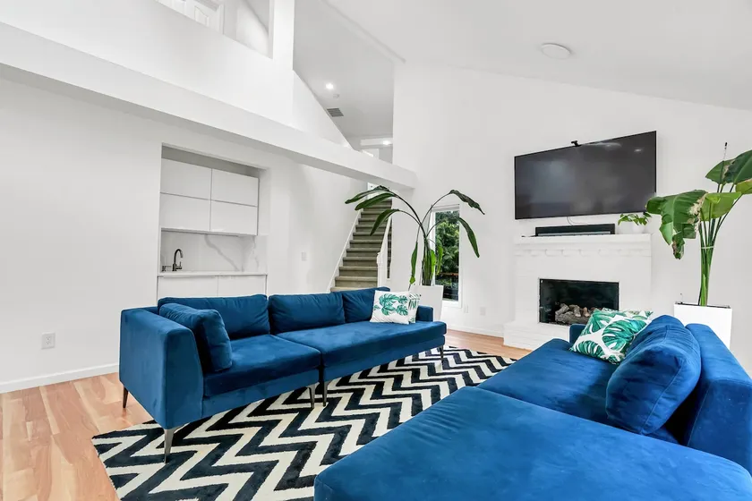 Spacious 5Br Home Steps From Natural State Park - Image 1