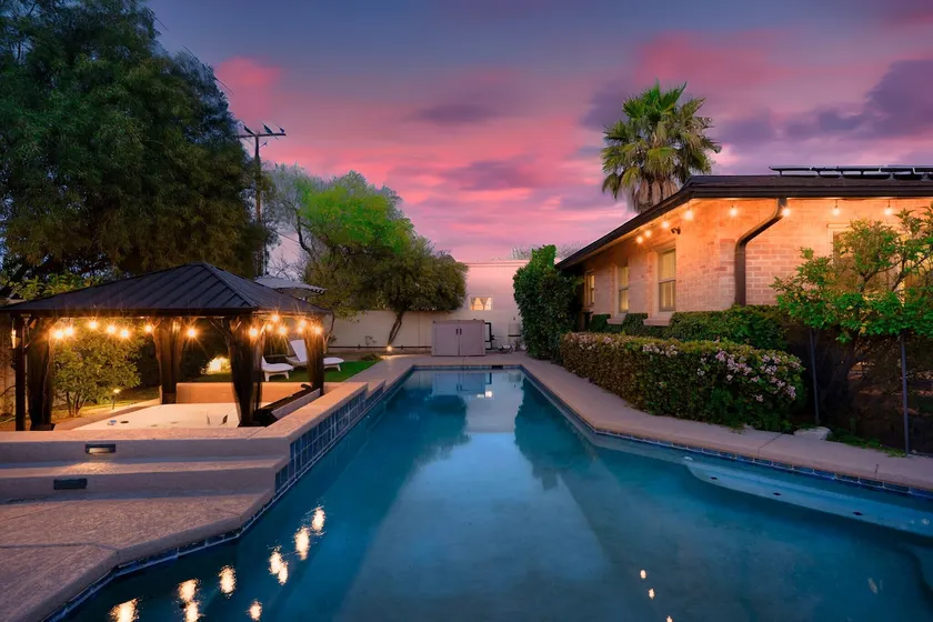 Mountain Views+Heated Pool+Game Room | Blenman Elm - Image 1