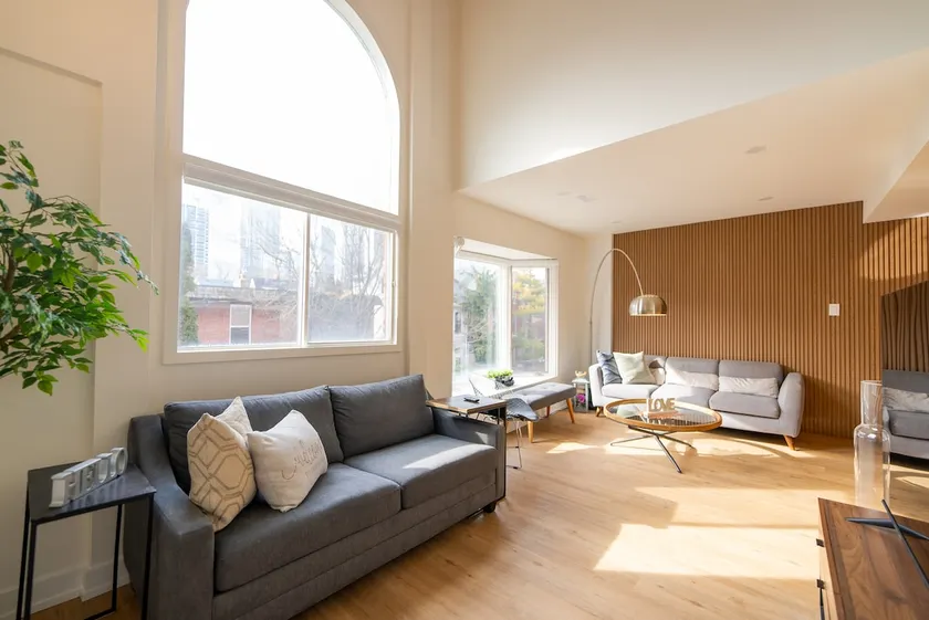 ☆ Downtown Mid-Century Duplex House ☆FREE PARKING☆ - Image 1