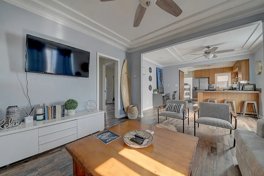 Beach Bungalow - Image 1