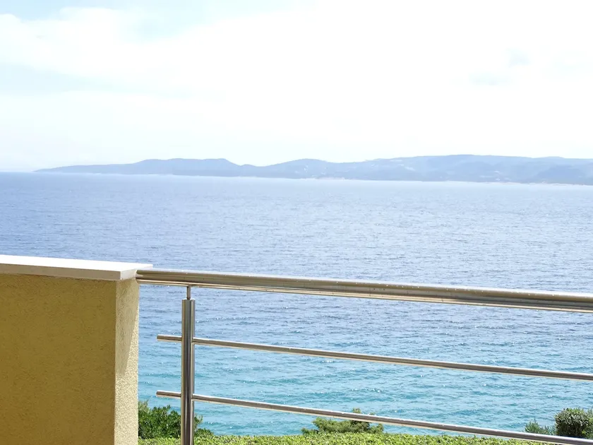 6-pax Apartment On THE BEACH. Terrace,parking,view - Image 1