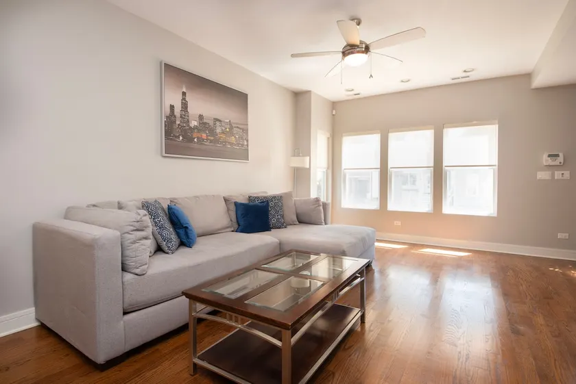 Luxury duplex home in Roscoe Village/Wrigley Field with Free Street Parking - Image 1