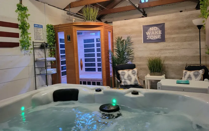 Boutique Wellness Retreat - Hot Tub and Fireplace - Image 1