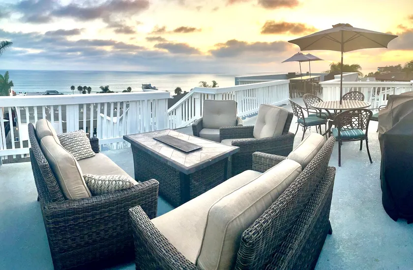 Views-Walk to Beach, Bring Fido- Blue Whale Inn #D - Image 1