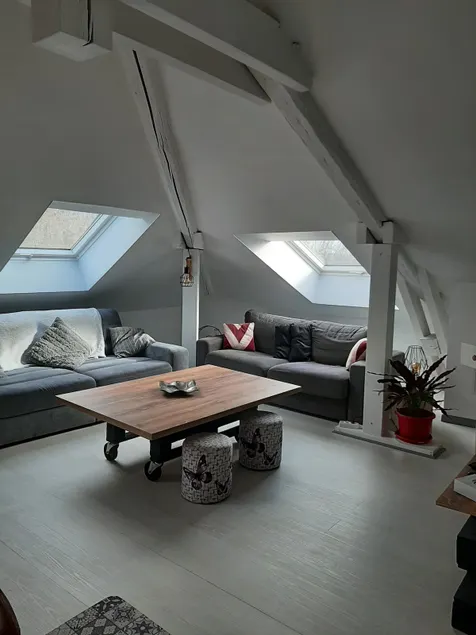 2 bedrooms, 2 bathrooms, bright - Image 1