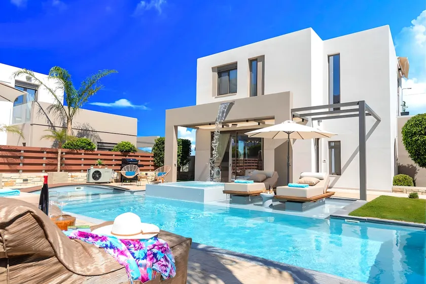 Minoas Sea Villa Heated Pool 10 pax - Image 1