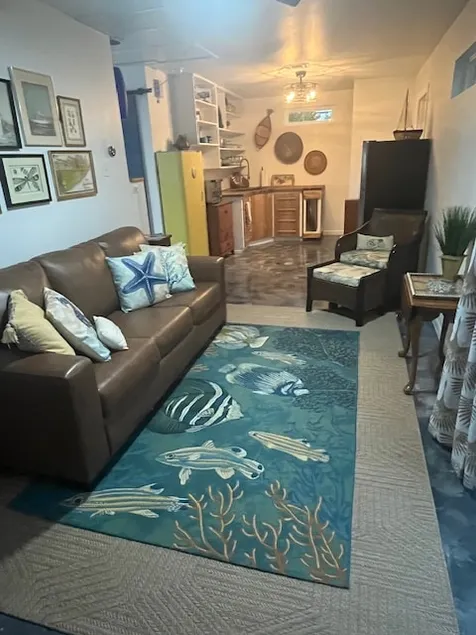Walk to Beach/Street Trolley Stop-All New 1BR/1BTH No Cleaning Fee! Kitchenette  - Image 1