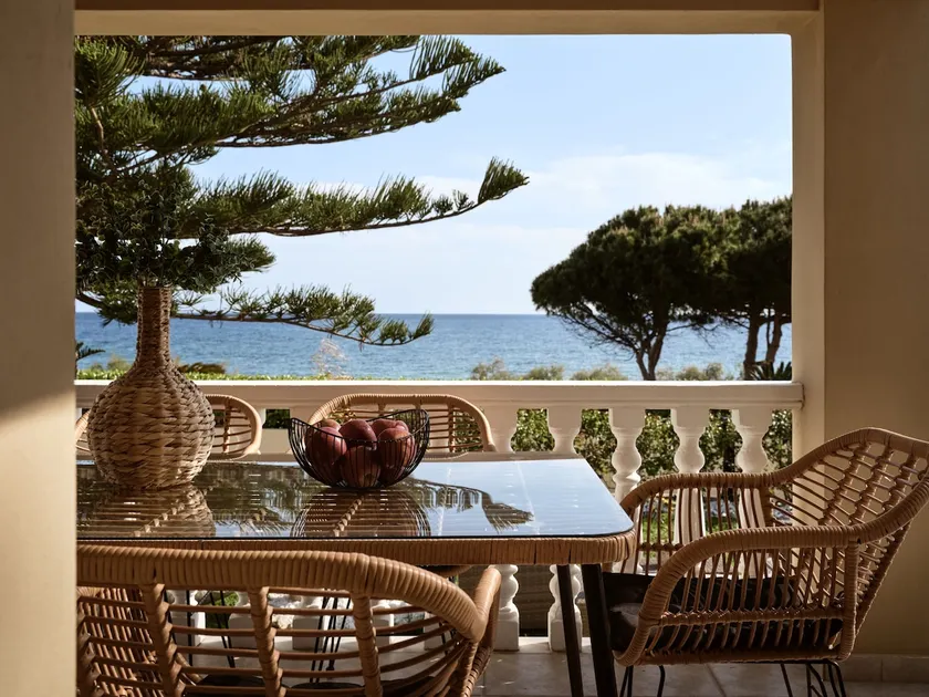 Sea Elegance Villa - On the Beach, by ZanteWize - Image 1