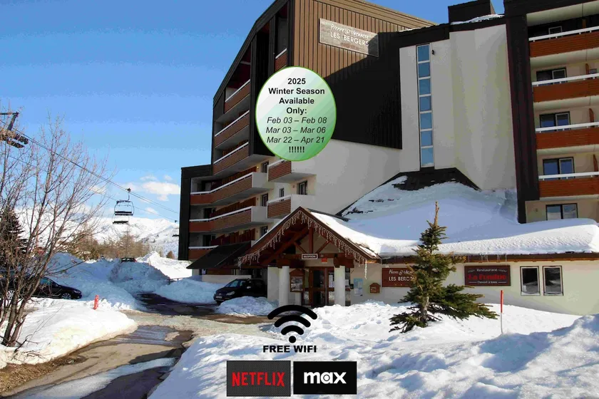 Superb view+Swim Pool+Smart TV+Netflix+Projector - Image 1