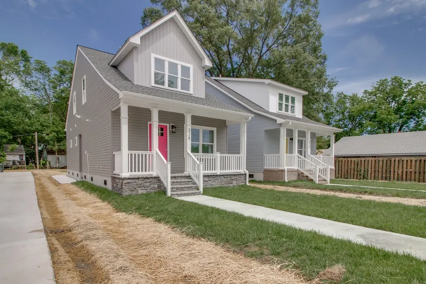 Vacation Homes at Buckroe Beach! Sleeps 10 2 - Image 1