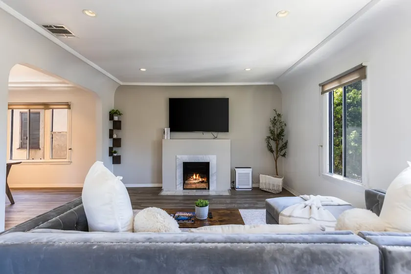 3BR/2BA Apt | Beverly grove & melrose area - Image 1