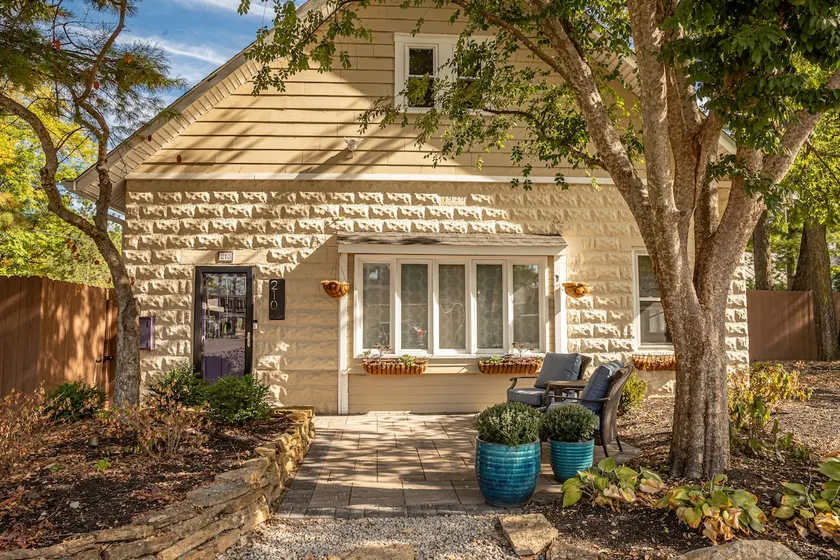 The Retreat - Spacious Home in Downtown Loveland! - Image 1