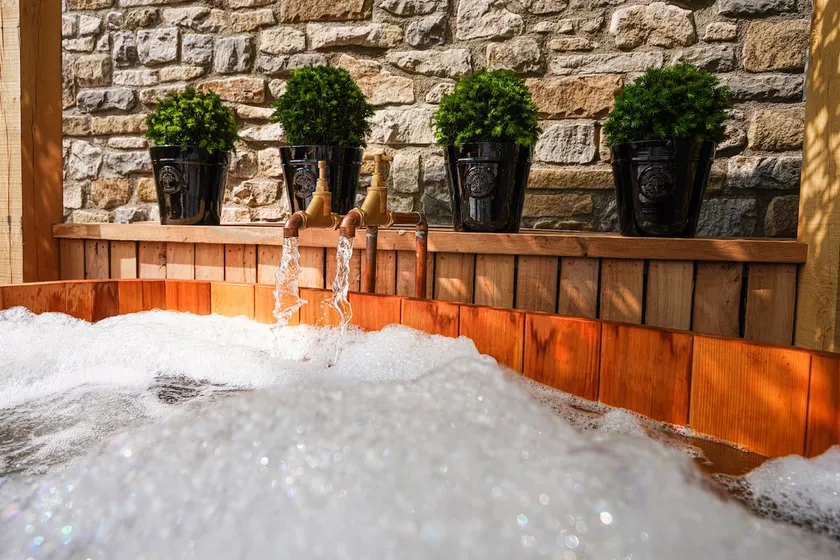 PEAK DISTRICT ROMANTIC Courtyard Loft, with Outdoor Japanese Whirlpool Bath - Image 1