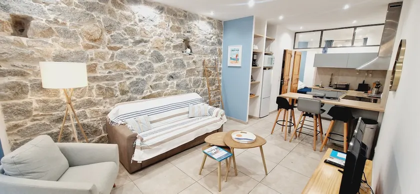 1BR stone walls • City center • Beach 5 min walk - Image 1