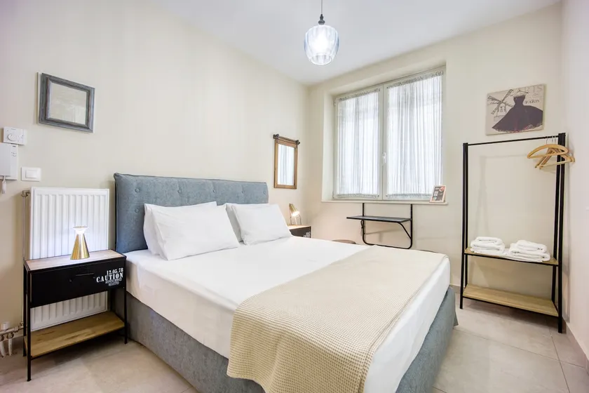 Bentzi...Boutique Apartment 1, Classic Double with kitchenette, 2 Guests - Image 1
