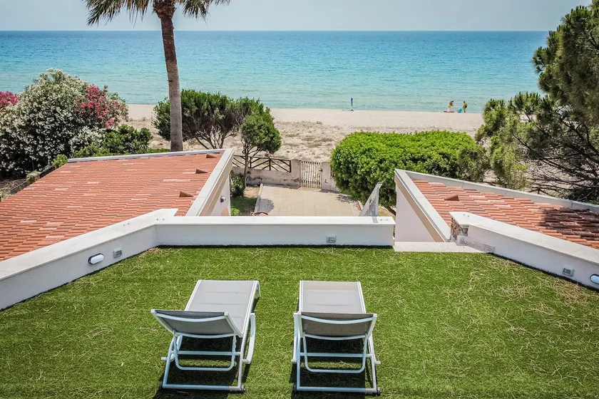 Strandvilla på den vackra Solanas-stranden - Image 1
