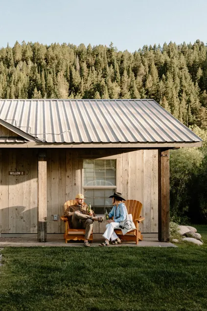 MCR: Modern Creekside Queen Cabin - Image 1