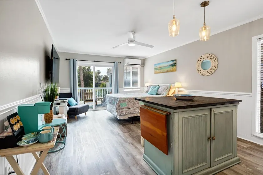 A Room With a View-1 BR Efficiency Condo Close to Everything.  - Image 1