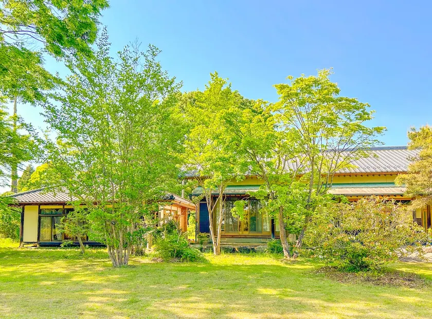 Kyukugotengu: Nasu foothills, vast grounds, lawn, stream on the grounds, BBQ in the gazebo, bonfire, business karaoke, table tennis - Image 1