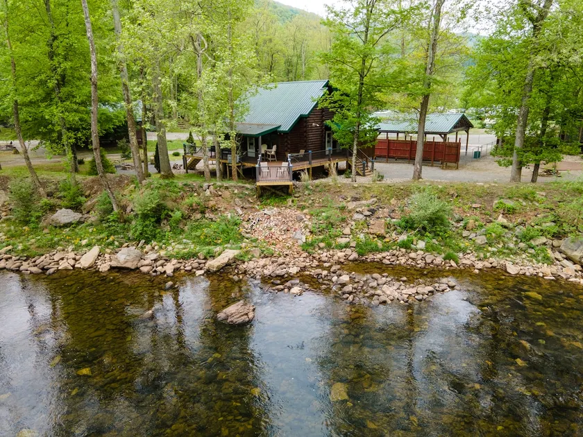 Strangely Cozy Elk Cabin | Fish, Hike, Soak, King - Image 1