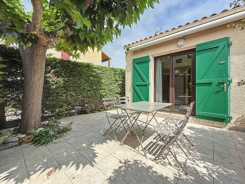 Pleasant villa with pool - Image 1