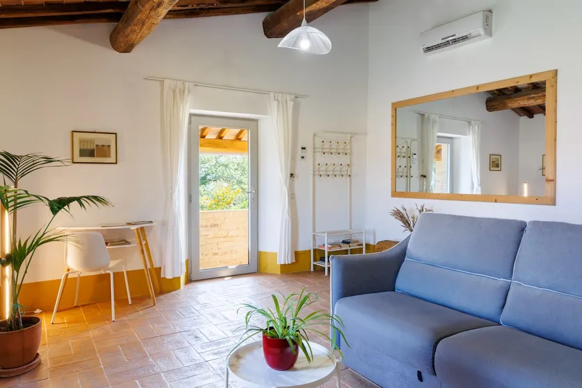 A modern oasis in Tuscany countrside - Image 1