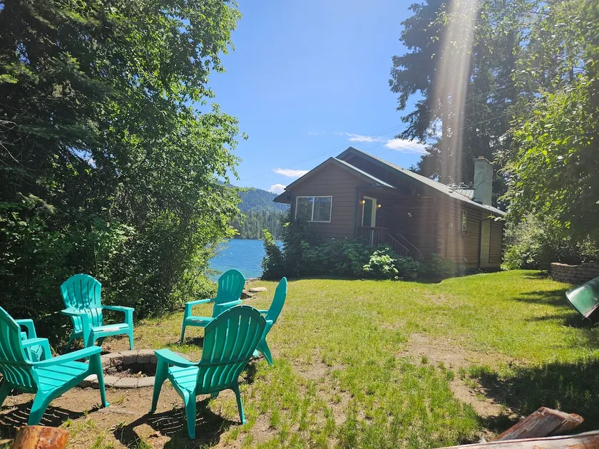Waterfront cabin with dock on Hayden Lake - Image 1