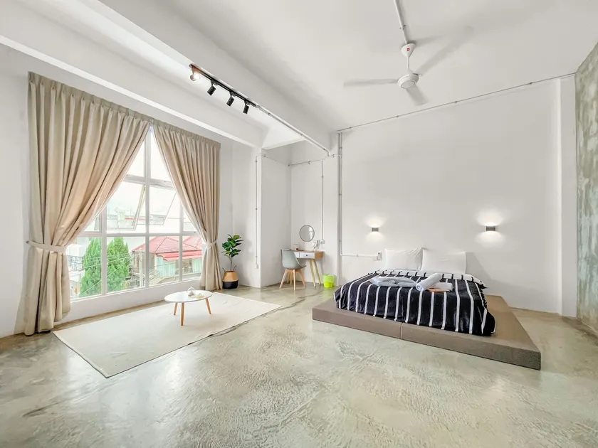 3 BDR shoplot style homestay Yong Peng three rooms. - Image 1