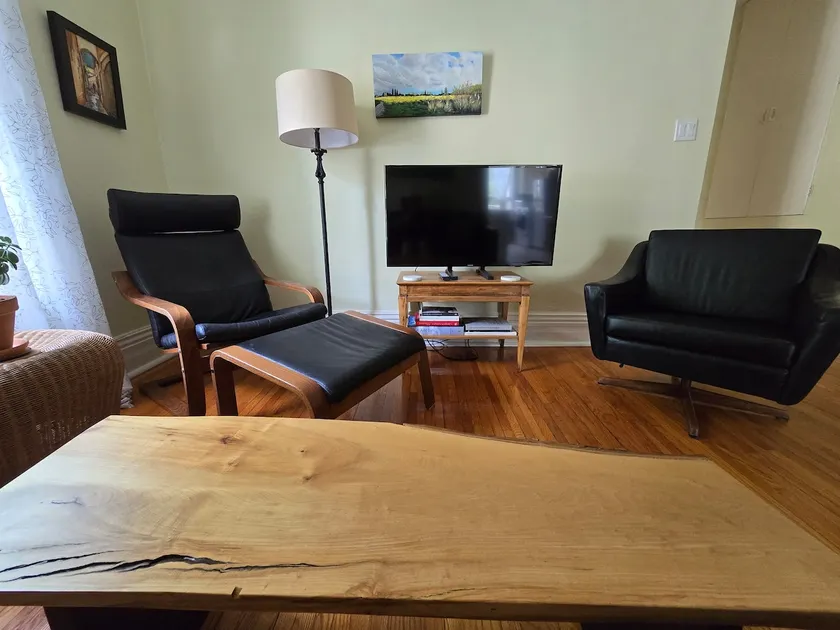 Two bedroom self-contained apartment - Image 1