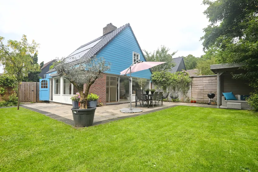 The blue tulip🌷family bungalow @ the beach - Image 1
